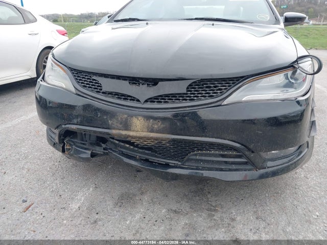 Chrysler 200 S