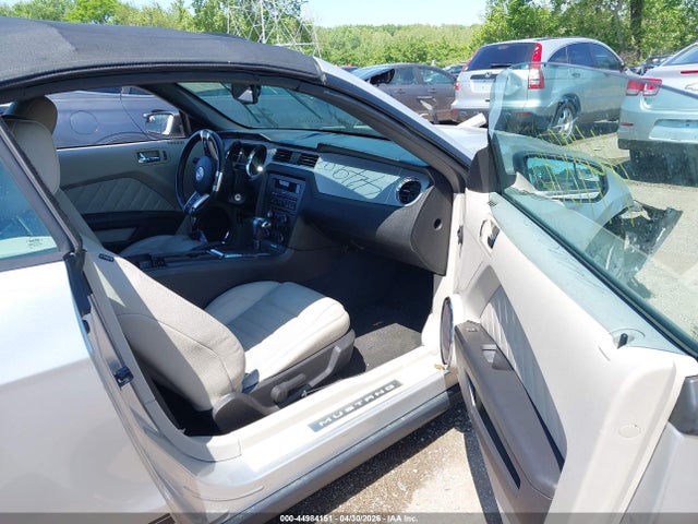 Ford Mustang V6 Premium