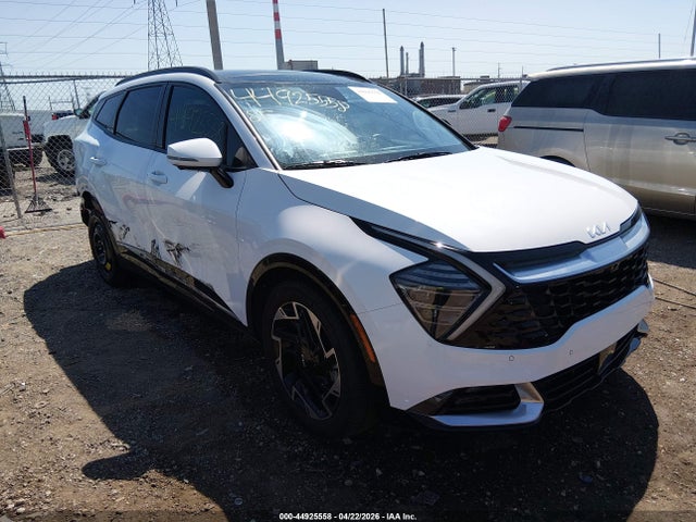Salvage Kia Sportage Image