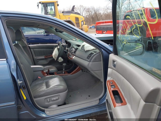 Toyota Camry Xle V6