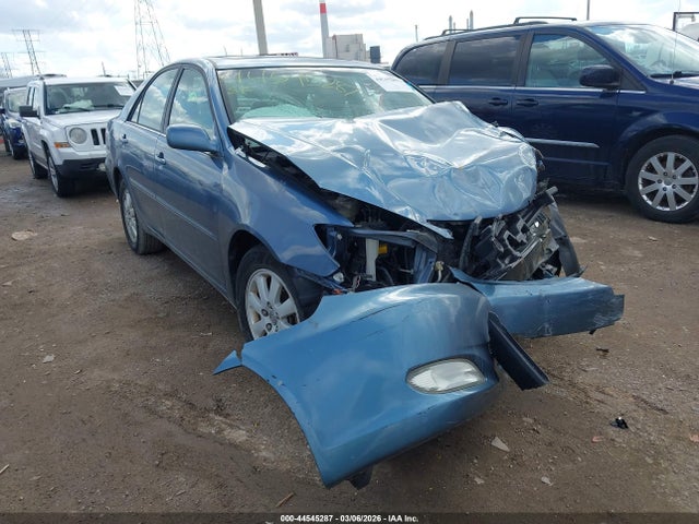 Salvage Toyota Camry Image