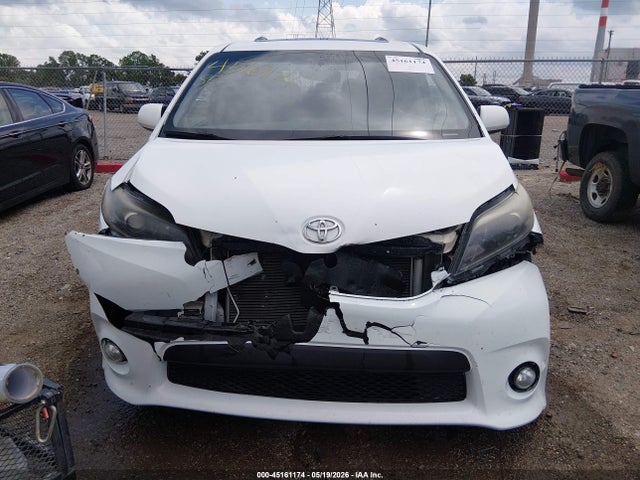 Toyota Sienna Se Premium 8 Passenger
