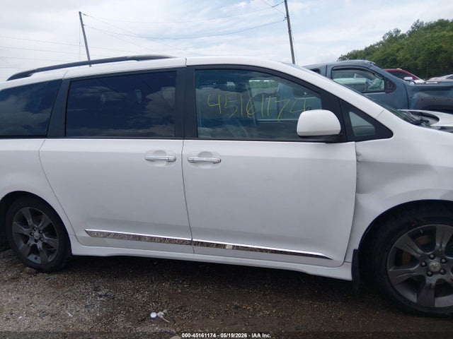 Toyota Sienna Se Premium 8 Passenger