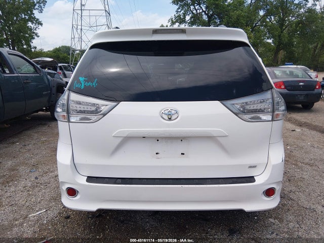 Toyota Sienna Se Premium 8 Passenger
