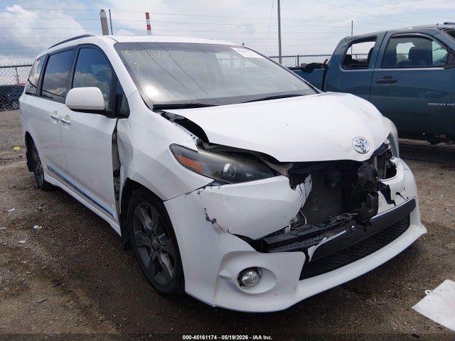 Toyota Sienna Se Premium 8 Passenger