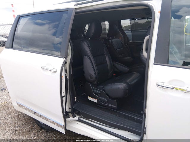 Toyota Sienna Se Premium 8 Passenger
