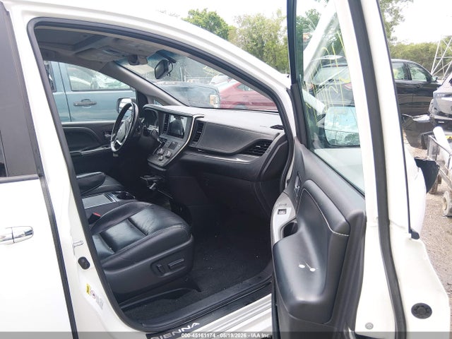 Toyota Sienna Se Premium 8 Passenger