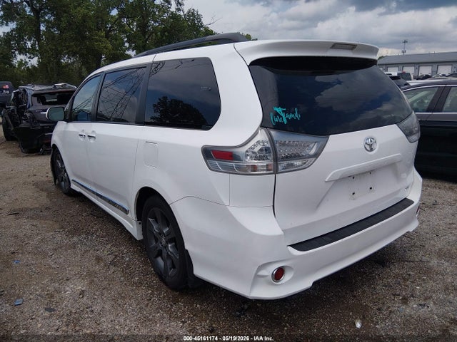 Toyota Sienna Se Premium 8 Passenger