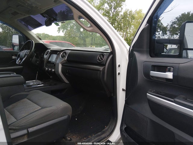 Toyota Tundra Sr5 5.7l V8