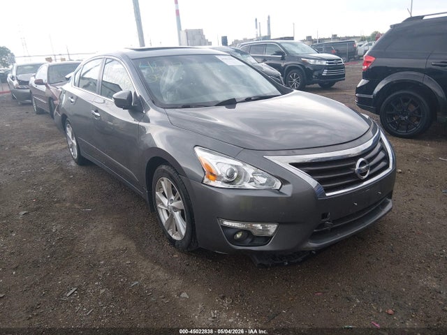 Salvage Nissan Altima Image