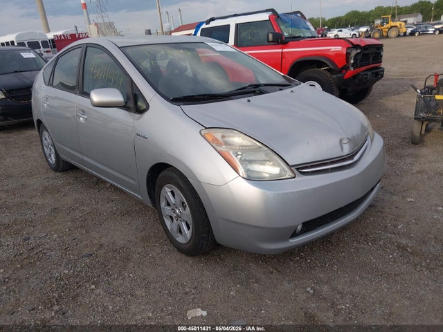Salvage Toyota Prius Image