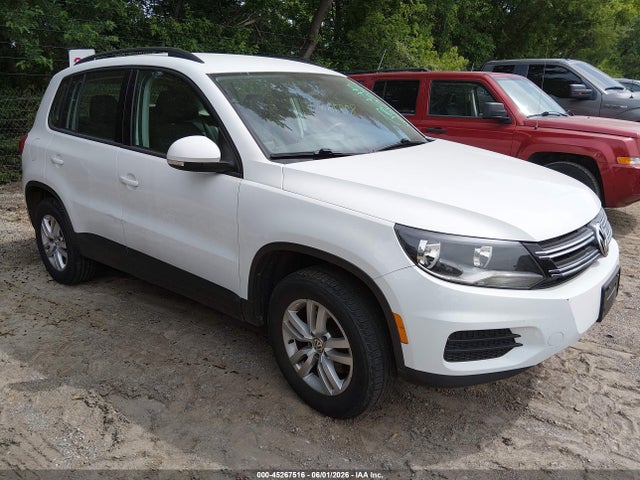 Salvage Volkswagen Tiguan Image
