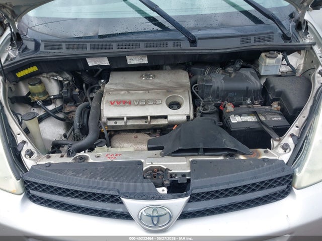Toyota Sienna Le