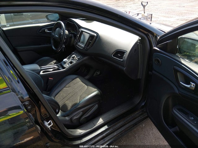 Chrysler 200 S
