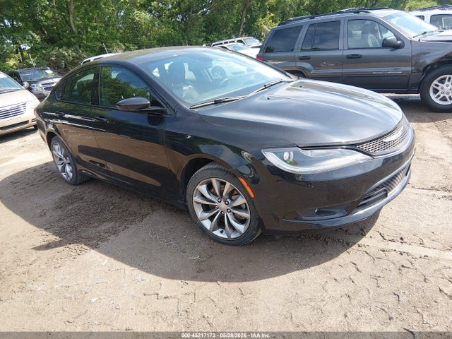 Salvage Chrysler 200 Image
