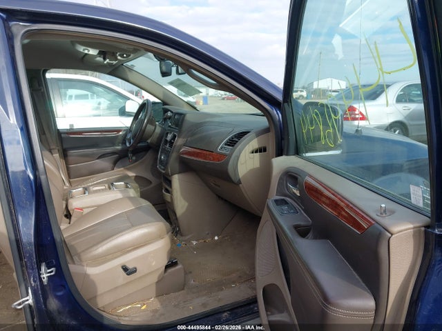 Chrysler Town & Country Touring-l
