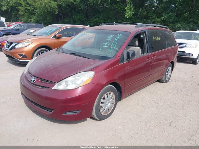 Toyota Sienna Le