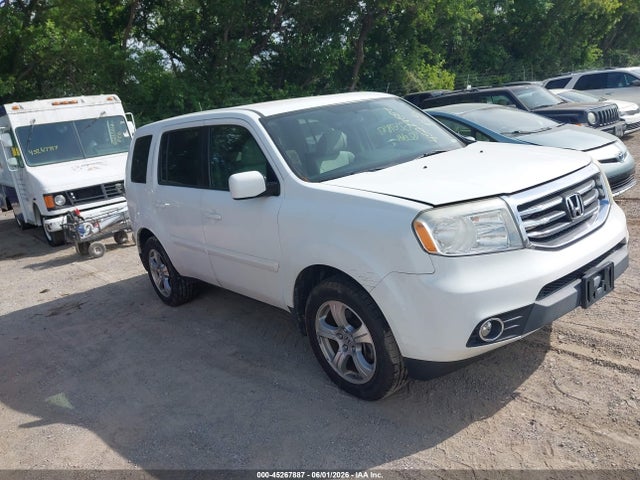 Salvage Honda Pilot Image