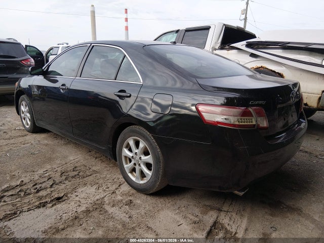 Toyota Camry Le V6