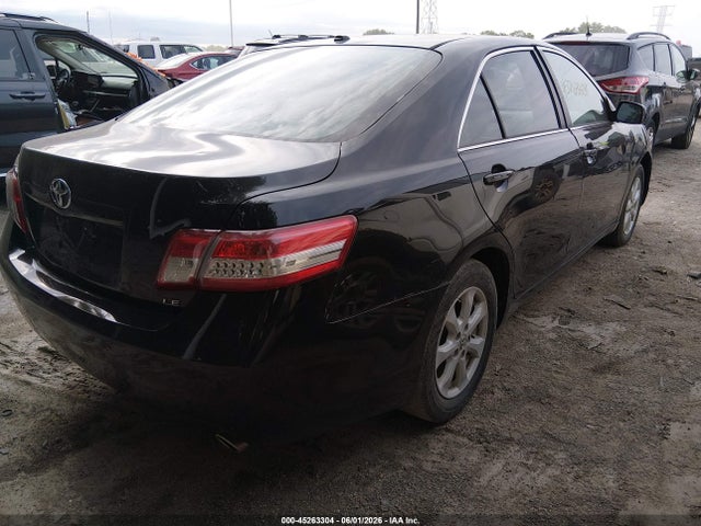 Toyota Camry Le V6