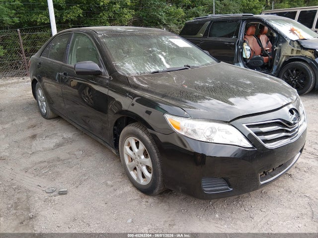 Salvage Toyota Camry Image
