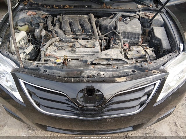 Toyota Camry Le V6