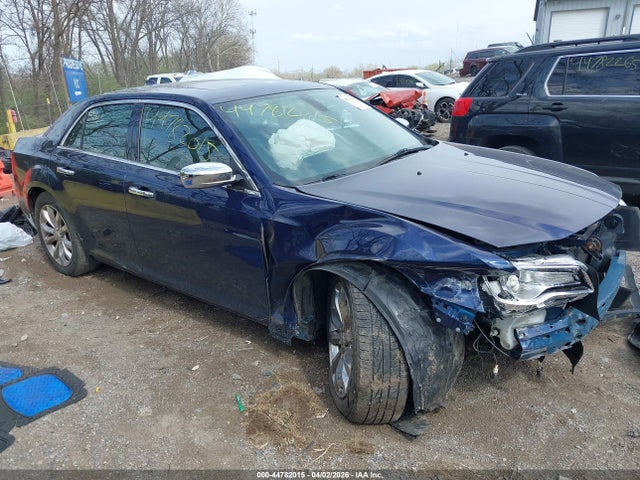 Salvage Chrysler 300c Image