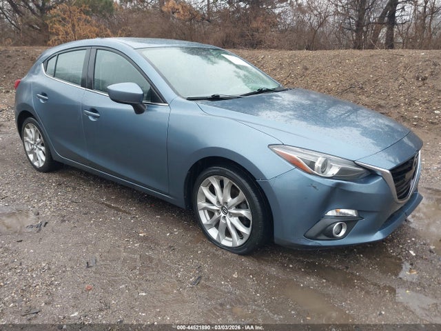 Salvage Mazda Mazda3 Image