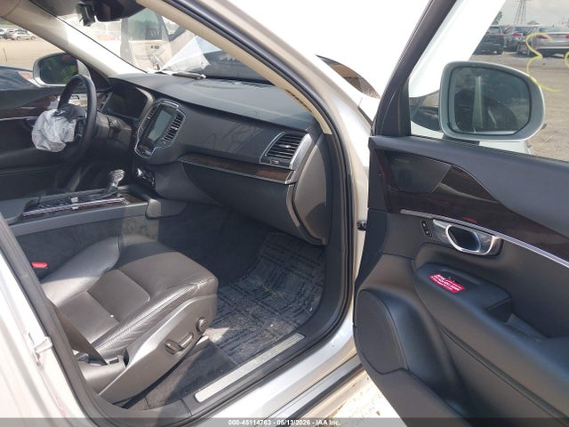 Volvo XC90 T5 Momentum
