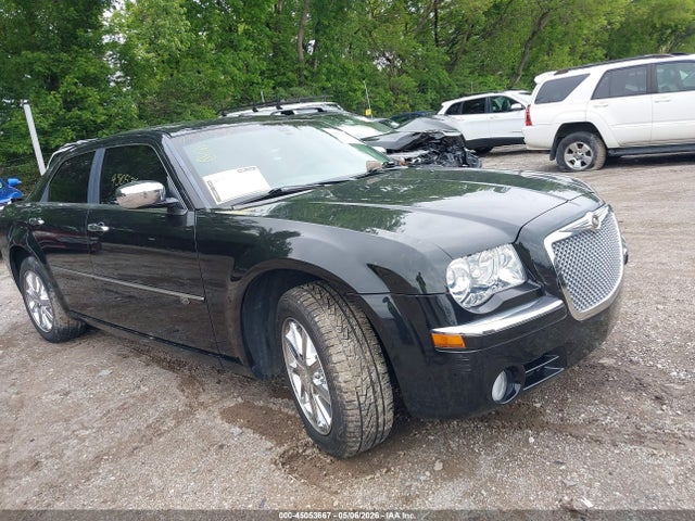 Salvage Chrysler 300c Image