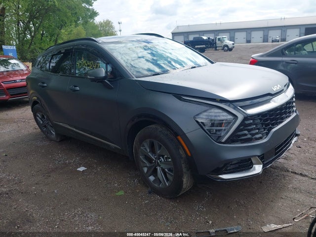 Salvage Kia Sportage Image