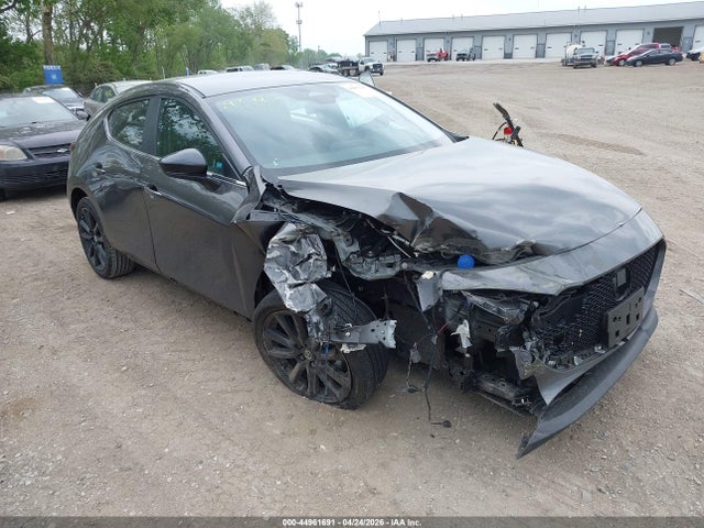 Salvage Mazda Mazda3 Image