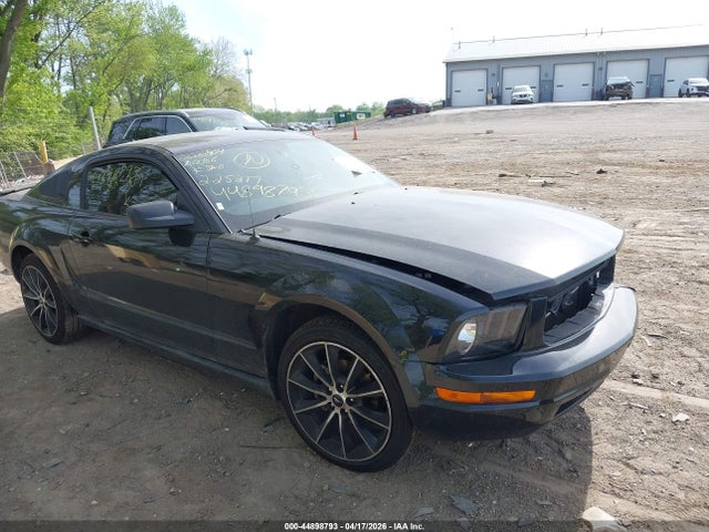 Salvage Ford Mustang Image