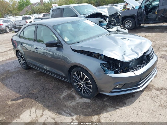Salvage Volkswagen Jetta Image