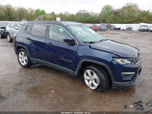 Salvage Jeep Compass Image