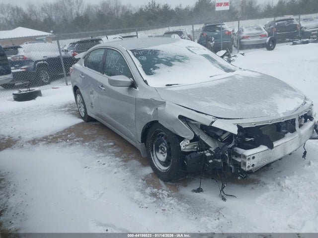 Salvage Nissan Altima Image