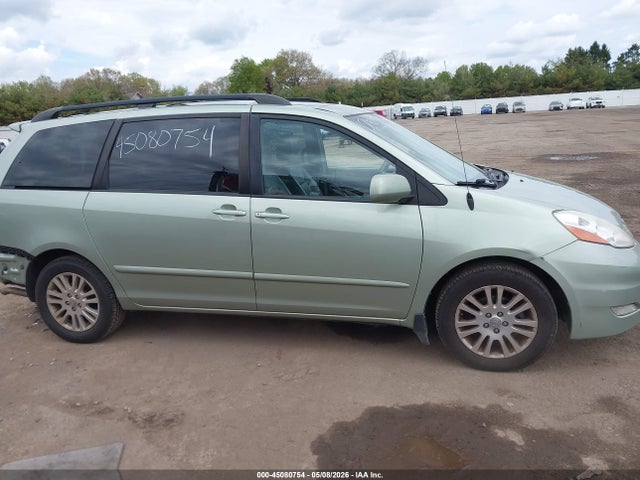 Toyota Sienna Xle