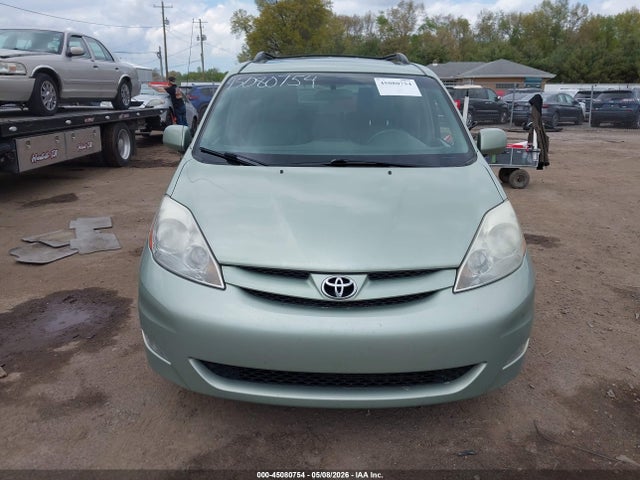 Toyota Sienna Xle