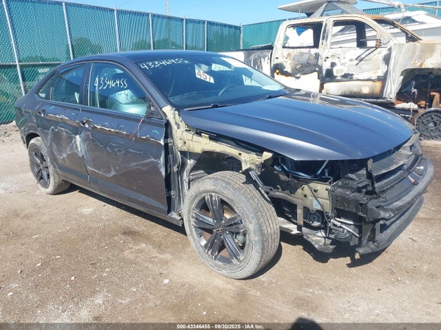 Salvage Volkswagen Jetta Image