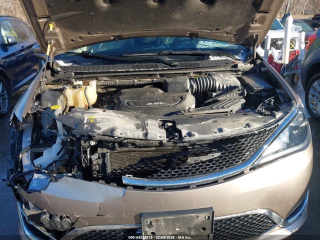 Chrysler Pacifica Touring L