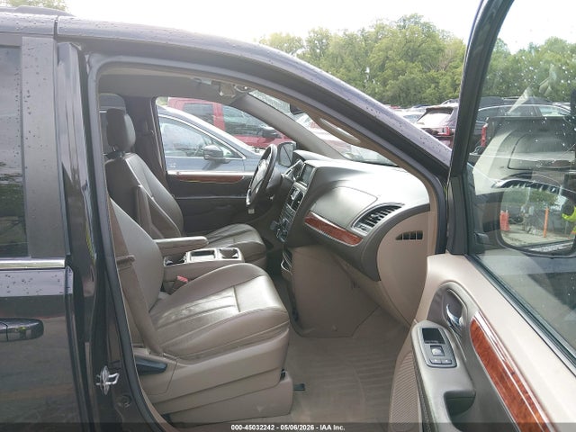 Chrysler Town & Country Touring