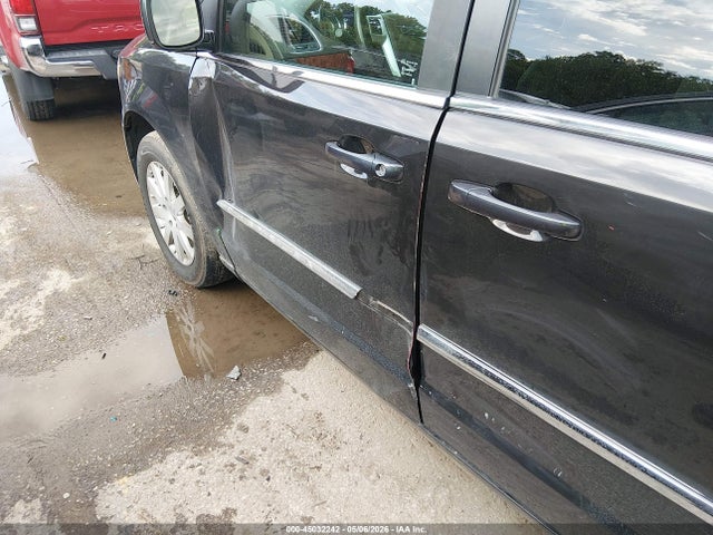 Chrysler Town & Country Touring