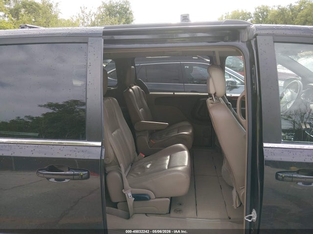 Chrysler Town & Country Touring