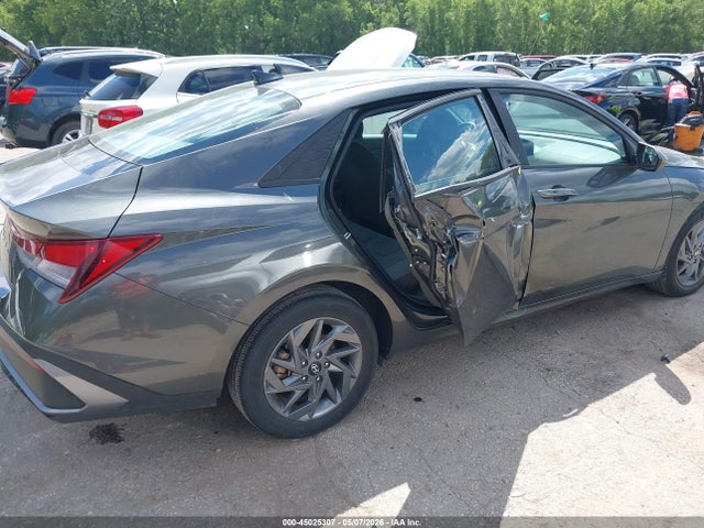 Hyundai ELANTRA Sel