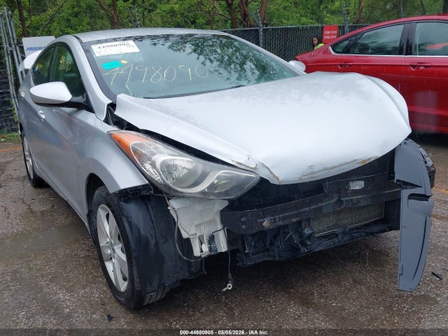 Salvage Hyundai ELANTRA Image