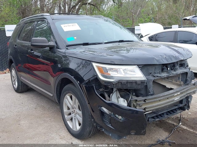 Salvage Ford Explorer Image
