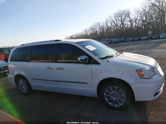 Chrysler Town & Country Limited