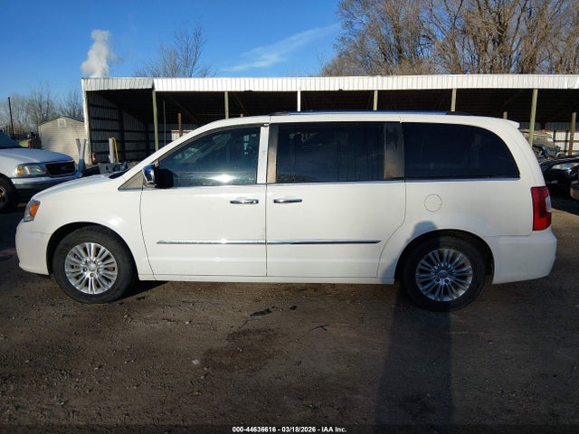 Chrysler Town & Country Limited