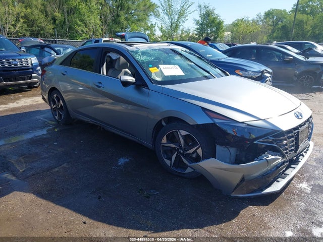 Salvage Hyundai ELANTRA Image