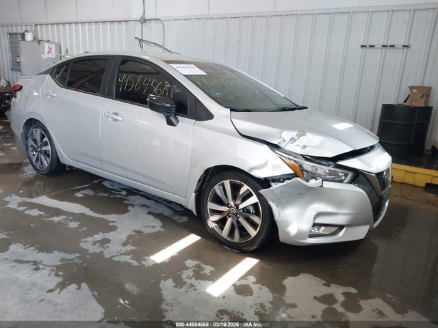 Salvage Nissan Versa Image